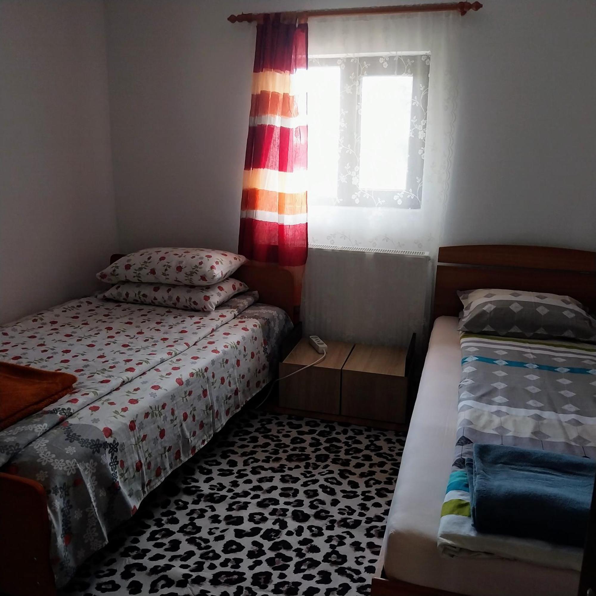 Hotel Casa Andreea Novaci-Străini Exteriér fotografie